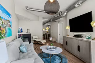 1645 W School St, Chicago, IL 60657 - Photo 8