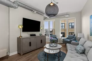 1645 W School St, Chicago, IL 60657 - Photo 6