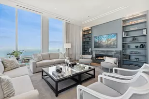 14 W Superior St, Chicago, IL 60654 - Photo 6