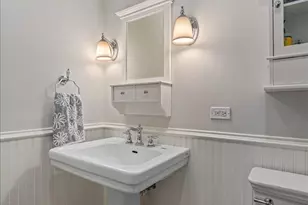 533 W Belmont Ave, Chicago, IL 60657 - Photo 10