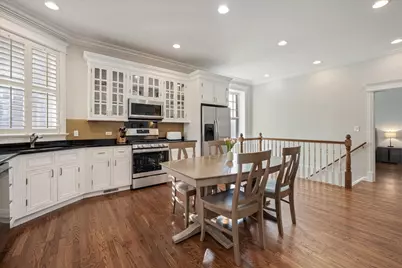 533 W Belmont Avenue #1, Chicago, IL 60657 - Photo 2