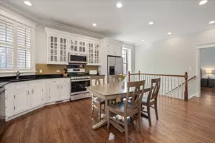 533 W Belmont Ave, Chicago, IL 60657 - Photo 2