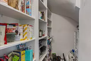 533 W Belmont Ave, Chicago, IL 60657 - Photo 8