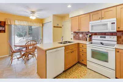 735 Garfield Avenue #735, Libertyville, IL 60048 - Photo 8