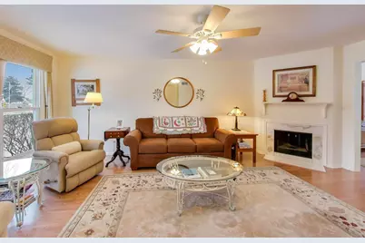 735 Garfield Avenue #735, Libertyville, IL 60048 - Photo 2