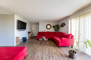 2271 Windsor Ln, Country Club Hills, IL 60478 - Photo 4