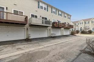 2416 Courtyard Cir, Aurora, IL 60506 - Photo 22