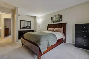 2416 Courtyard Cir, Aurora, IL 60506 - Photo 14