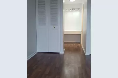 8801 W Golf Road #6B, Niles, IL 60714 - Photo 6