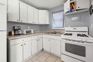 2406 Hermon Ave, Zion, IL 60099 - Photo 4