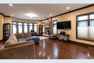 10001 Montrose Avenue, Schiller Park, IL 60176 - Photo 8