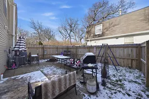 16 Forest Ln, Cary, IL 60013 - Photo 8