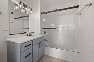 645 N Kingsbury St, Chicago, IL 60654 - Photo 14