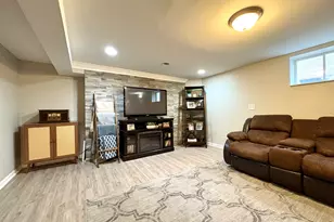 2841 W 100th Pl, Evergreen Park, IL 60805 - Photo 14