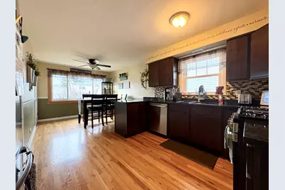 2841 W 100th Place, Evergreen Park, IL 60805 - Photo 10