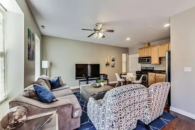 1730 W Beach Avenue #2, Chicago, IL 60622 - Photo 4