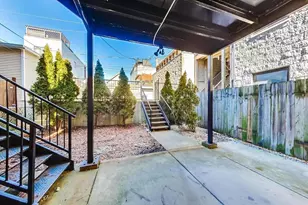 1730 W Beach Ave, Chicago, IL 60622 - Photo 14