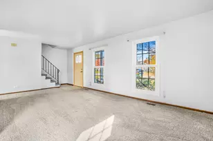 1388 Bow String Ct, Carol Stream, IL 60188 - Photo 4