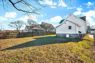 340 E Baker St, Bloomington, IL 61701 - Photo 28