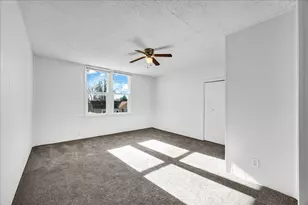 340 E Baker St, Bloomington, IL 61701 - Photo 16