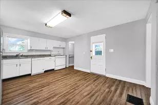 340 E Baker St, Bloomington, IL 61701 - Photo 10