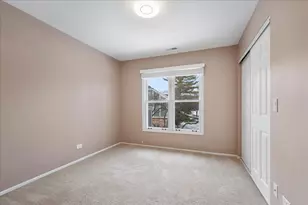 226 Coventry Cir, Vernon Hills, IL 60061 - Photo 16
