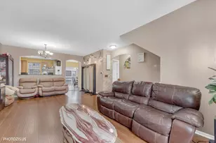 15 E Willow Rd, Wheeling, IL 60090 - Photo 4