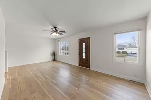 422 Best Ave, Dekalb, IL 60115 - Photo 4