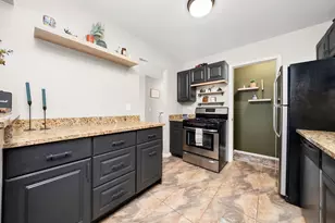 1502 7 Pines Rd, Schaumburg, IL 60193 - Photo 8