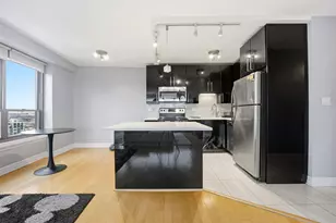 2930 N Sheridan Rd, Chicago, IL 60657 - Photo 8