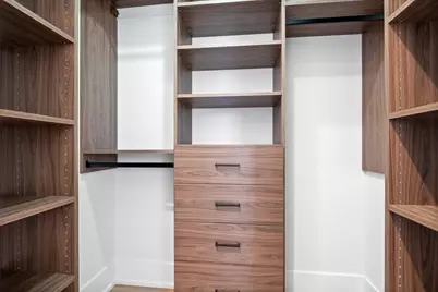 2442 W Berteau Avenue, Chicago, IL 60618 - Photo 18