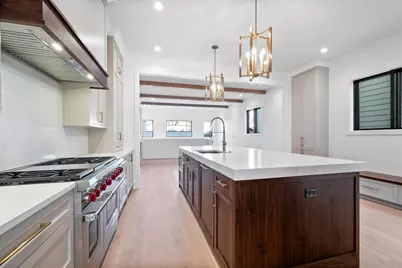 2442 W Berteau Avenue, Chicago, IL 60618 - Photo 6