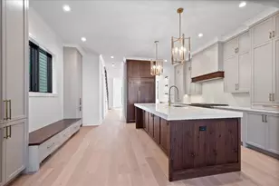 2442 W Berteau Ave, Chicago, IL 60618 - Photo 2