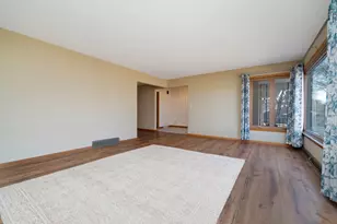 2209 Edgebrook Dr, Rockford, IL 61107 - Photo 10