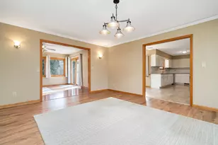 2209 Edgebrook Dr, Rockford, IL 61107 - Photo 12