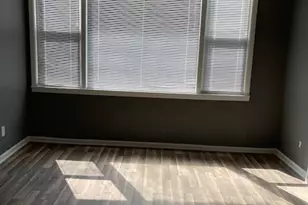 9211 S Clyde Ave, Chicago, IL 60617 - Photo 10