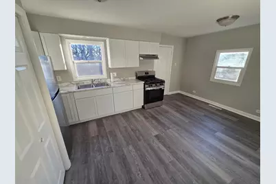 9107 Pine Avenue, Wonder Lake, IL 60097 - Photo 4