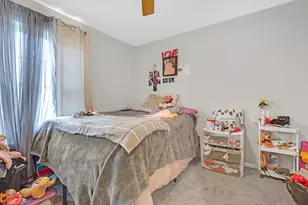 212 S Tanglewood Ct, Round Lake, IL 60073 - Photo 12