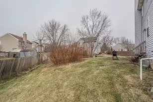 212 S Tanglewood Ct, Round Lake, IL 60073 - Photo 20