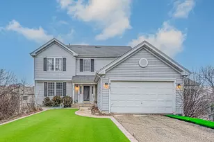 212 S Tanglewood Ct, Round Lake, IL 60073 - Photo 2