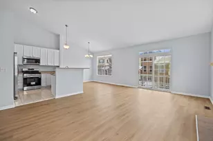 1710 Dogwood Ln, Hanover Park, IL 60133 - Photo 4