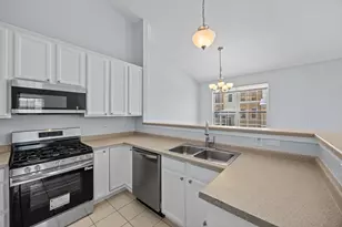 1710 Dogwood Ln, Hanover Park, IL 60133 - Photo 8