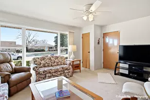 2326 Walnut St, Waukegan, IL 60087 - Photo 4