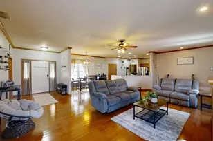 1414 E Heather Dr, Mahomet, IL 61853 - Photo 4