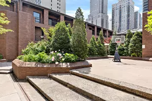 1030 N State St, Chicago, IL 60610 - Photo 18