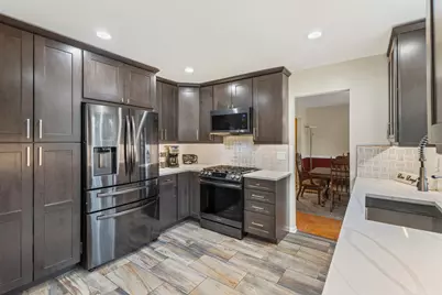 47 N Sterling Heights Road, Vernon Hills, IL 60061 - Photo 8