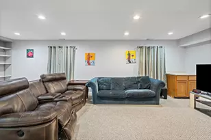 47 N Sterling Heights Rd, Vernon Hills, IL 60061 - Photo 24