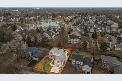 47 N Sterling Heights Road, Vernon Hills, IL 60061 - Photo 2