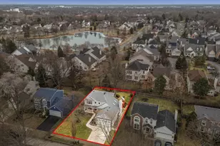 47 N Sterling Heights Rd, Vernon Hills, IL 60061 - Photo 2