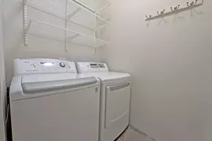 836 E 52nd St, Chicago, IL 60615 - Photo 18